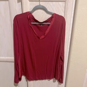 3/$30| 🌸 WHBM Woven Front Long Sleeve Tee